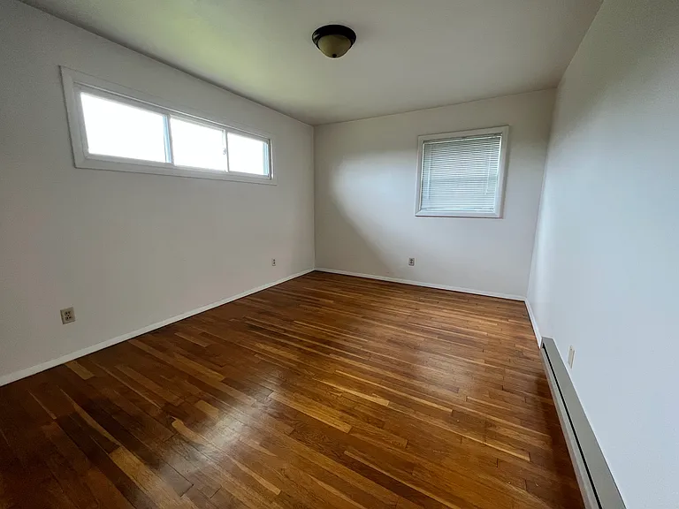 101 Londonderry Rd — Photo 11