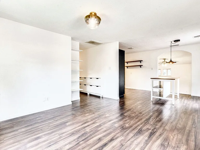 5607 Samuel Huston Ave — Photo 6
