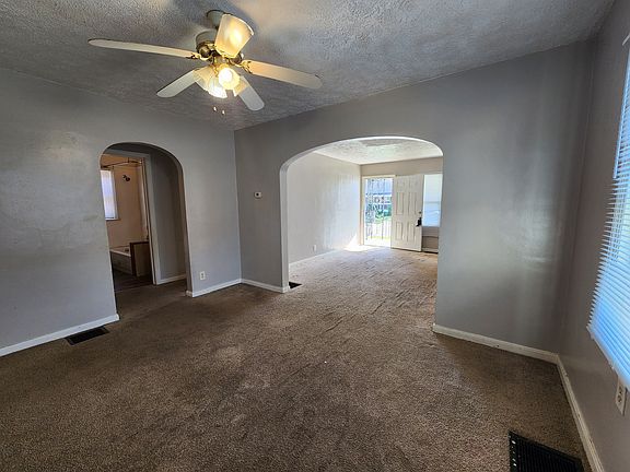 5th image of 1634 Winfield Ave