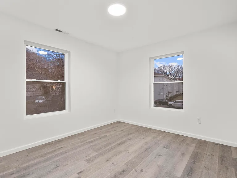 12 E Ferry St #3B — Photo 16