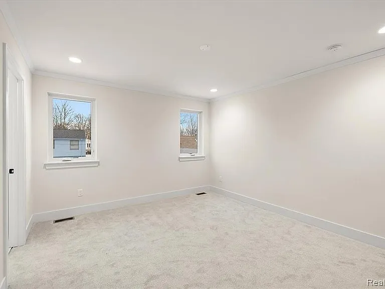 2911 Walsh Dr — Photo 28