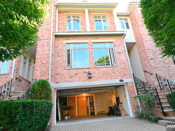 105 Hudson Cv #105, Edgewater, NJ 07020