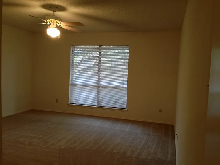 5727 Roxanne Dr — Photo 4
