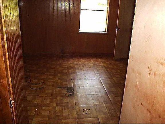 5th image of 917 Wabash Ave