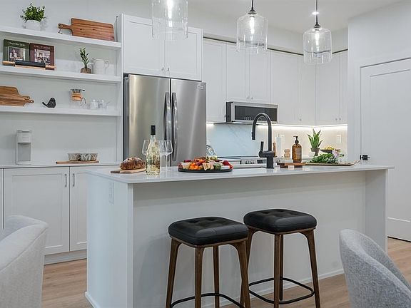 4th image of 46187 Thomas Rd #506