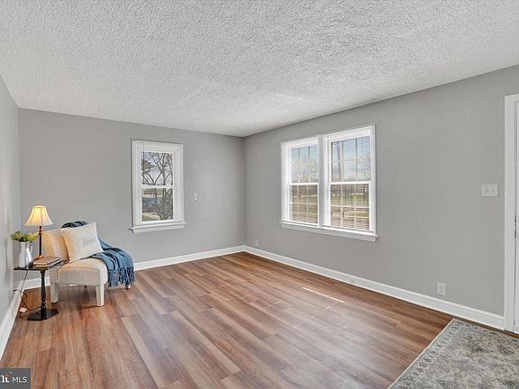 4th image of 1423 Filbert St