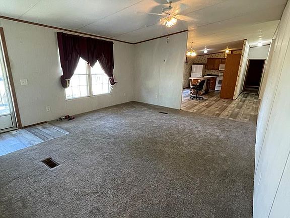 5th image of 313 Lakehall Rd