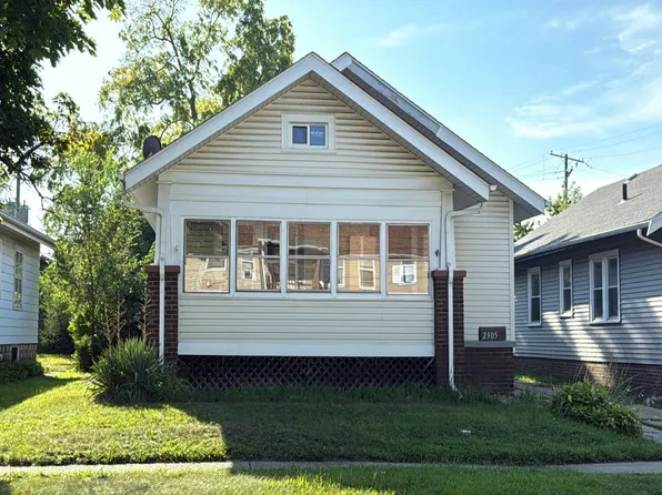 2305 S 4th St, Rockford, IL 61104