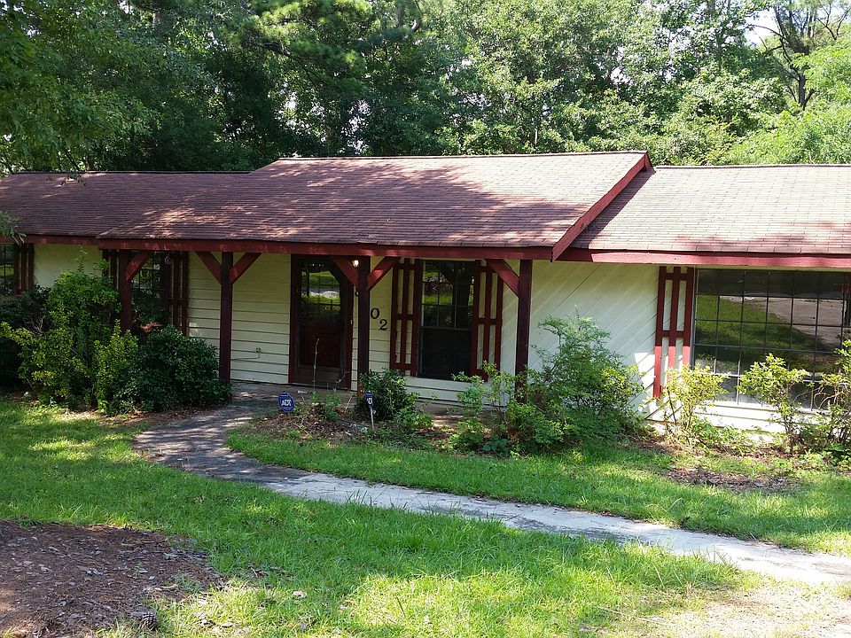 2nd image of 8402 Willows Way