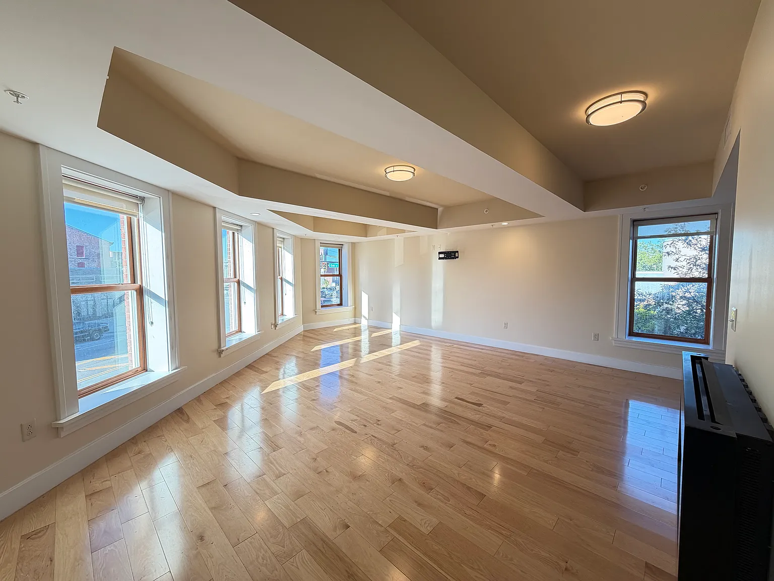 1 bed, 1050 sqft, $1,850 — Photo 4