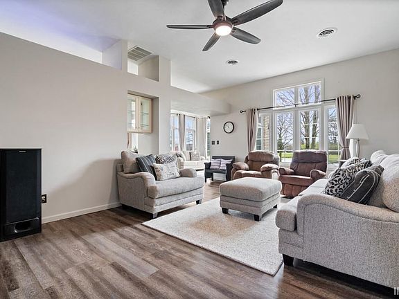5th image of 8123 W Ashford Ln