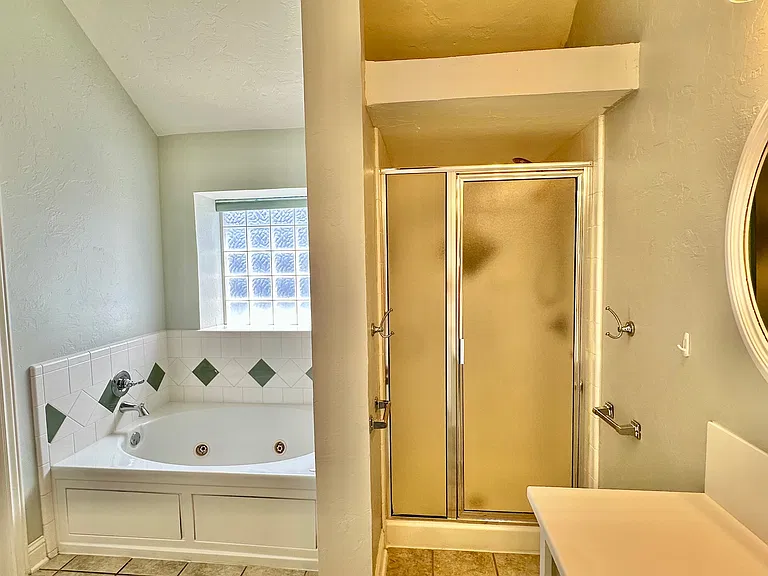 12704 Briar Hollow Ln — Photo 10
