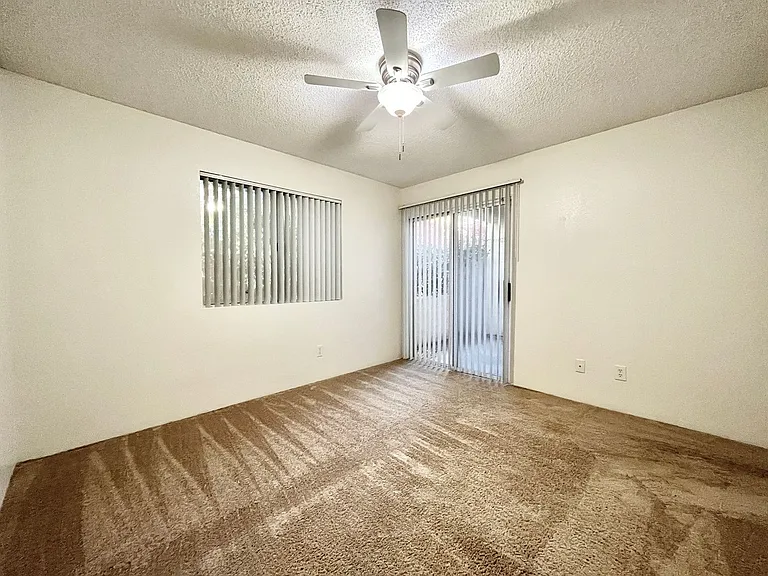 Mission Springs at Scottsdale — Photo 25