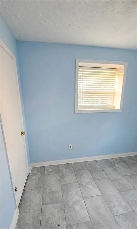 1 bed, 1.0 bath, 2555 sqft, $1,500 — Photo 4