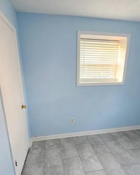 3083 Claiborne Dr — Photo 4