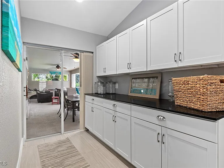 3425 SE 4th Ave — Photo 45