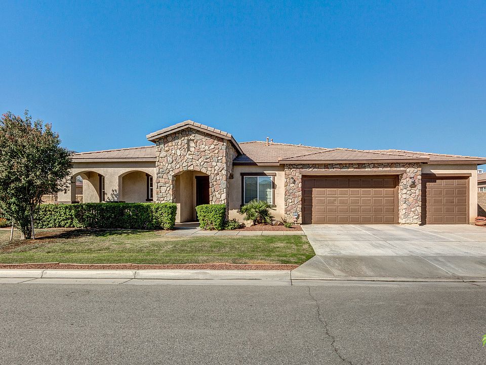 1st image of 57815 Residenza Ct