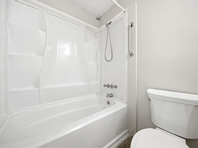 504 River Rd #1F — Photo 12