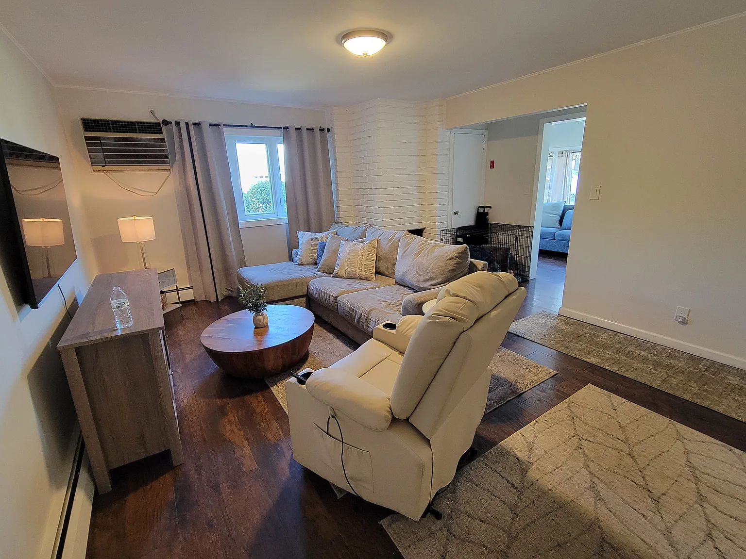 4 bed, 1.0 bath, $3,400 — Photo 3