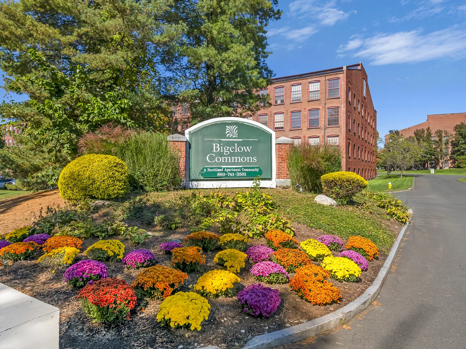 Bigelow Commons — Photo 1