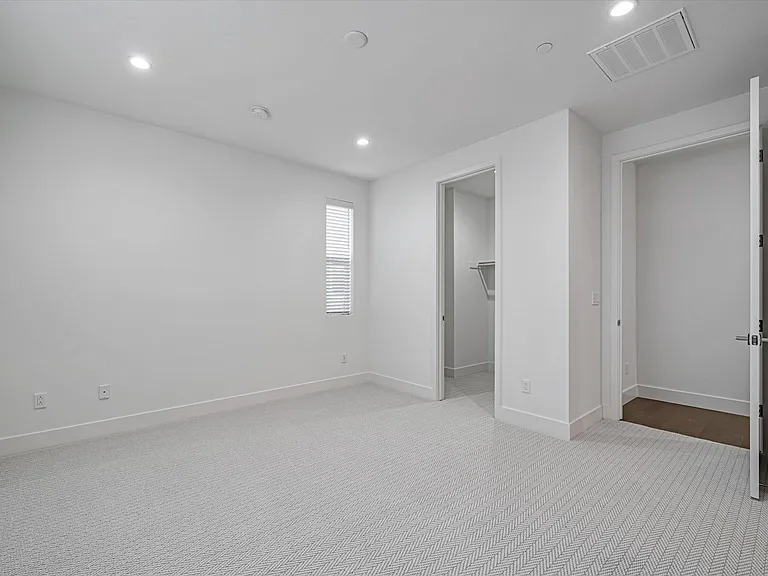 1010 Sinopia Ter — Photo 34