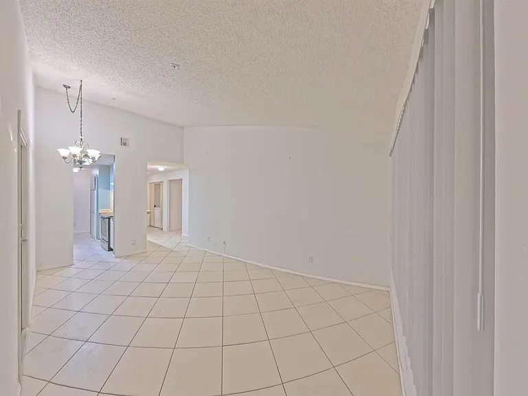 2319 N Congress Ave #28 — Photo 40