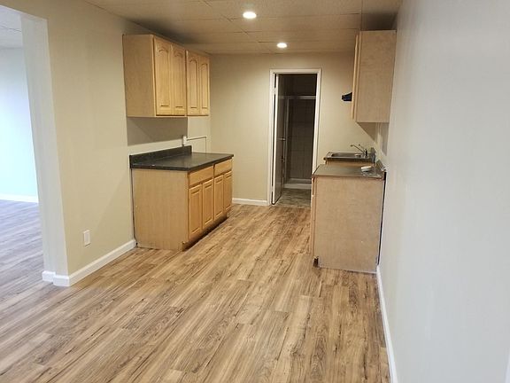 2nd image of 566 Clarinada Ave