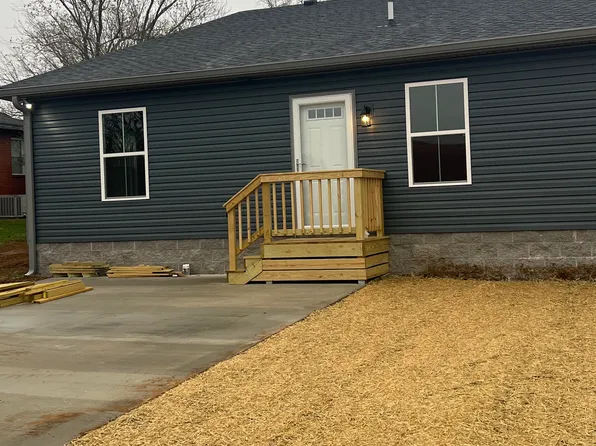 102 E Otis Cir, Hopkinsville, KY 42240