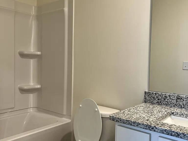 2065 Glen Crossing Dr — Photo 8