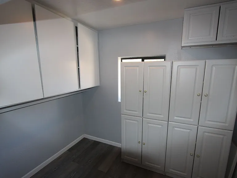1909 E Maple Ave — Photo 13