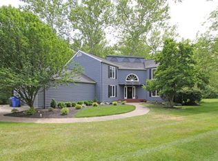 9205 Indian Hill Rd, Cincinnati, OH 45243