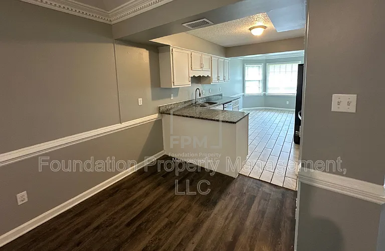 7089 Cobblestone Dr — Photo 7