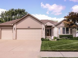 53669 Meadow View Ln, New Baltimore, MI 48047