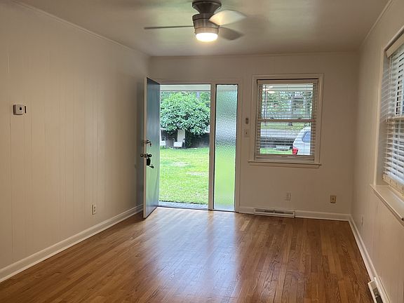3rd image of 210 N May St #11395351