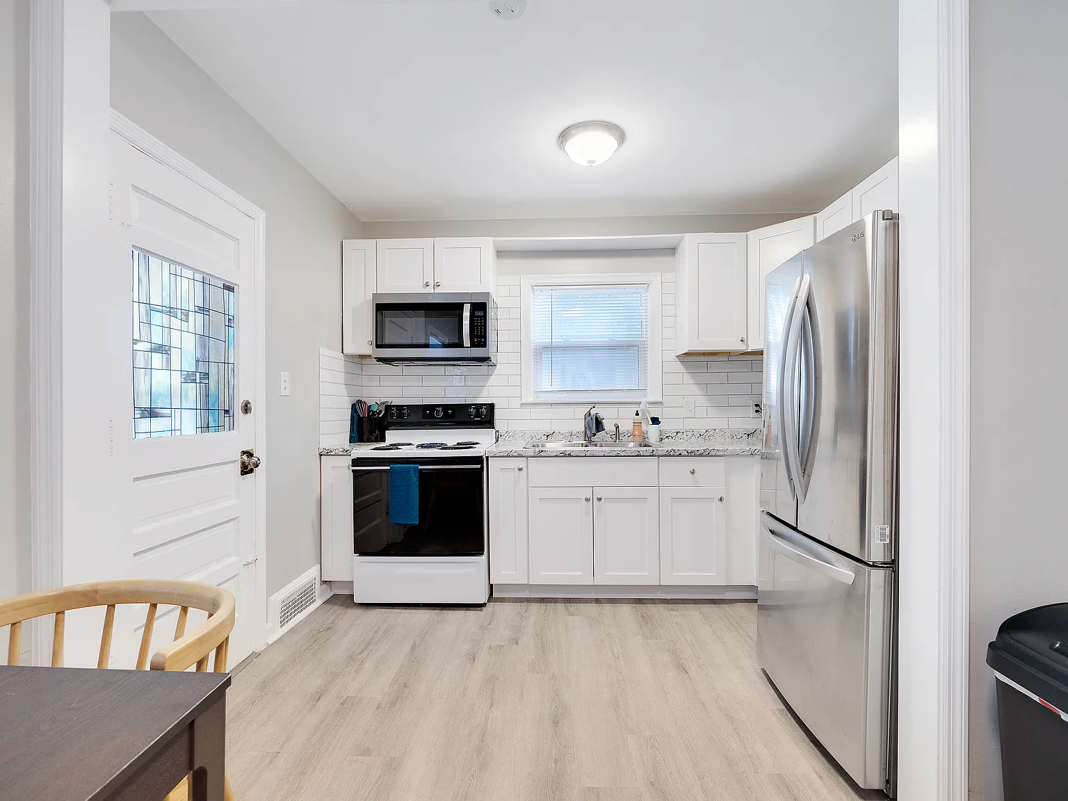 West Plaza Furnished Duplex Apartments — Photo 4