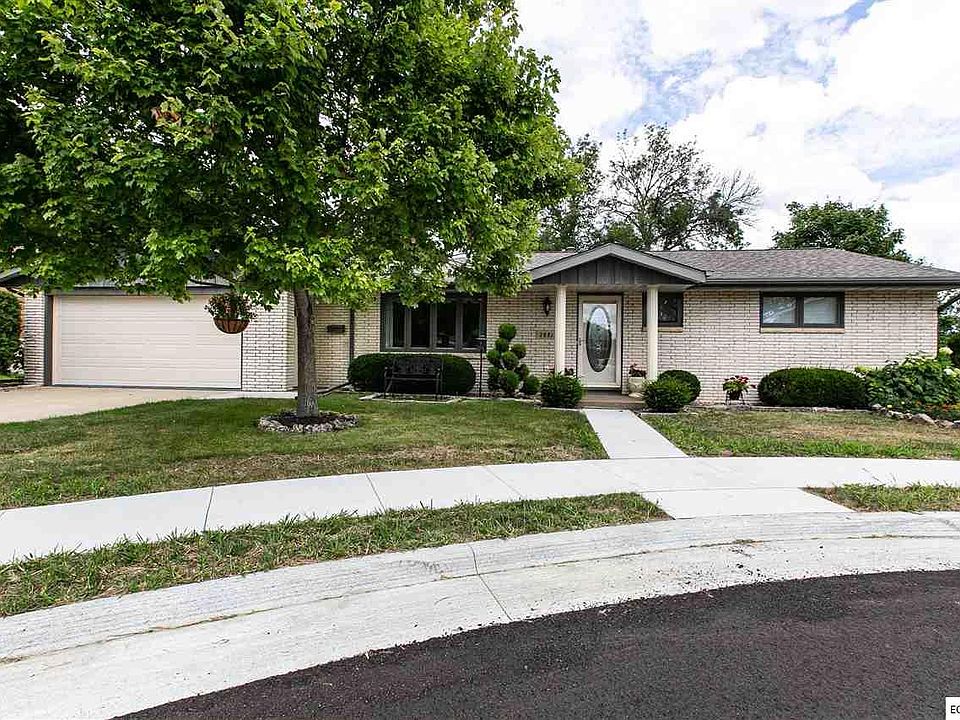 1st image of 2881 Northridge Dr