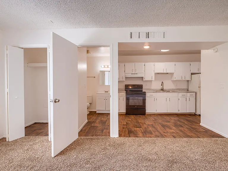 North Central (Stone and Prince), 2 story apartment complex with a/c! — Photo 10