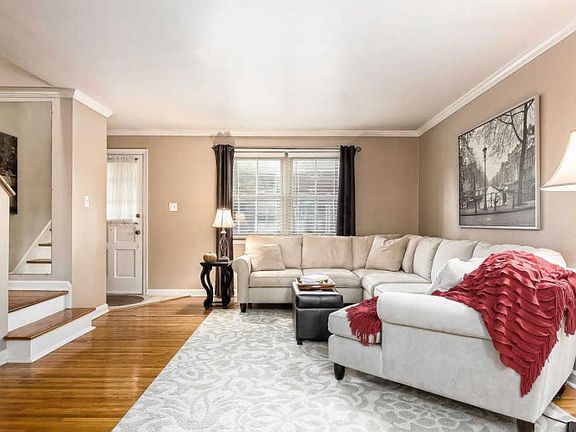 2nd image of 1773 Kings Ct #41