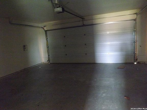 4th image of 10927 CHATHAM CT