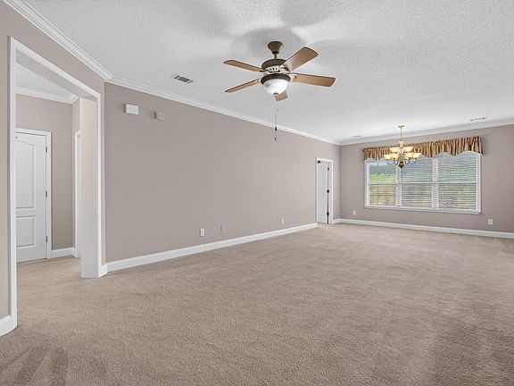 5th image of 107 Fairway Oaks Dr