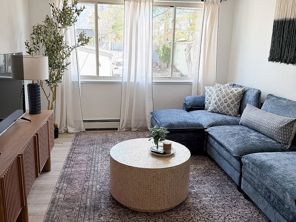 1st image of 2526 N Clay St APT 11