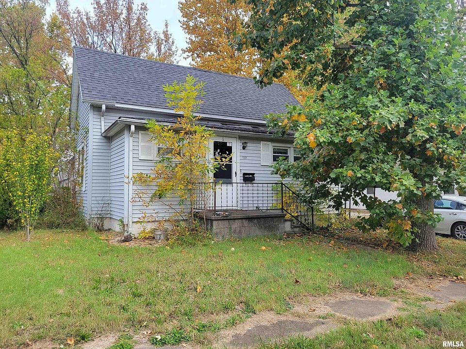 1st image of 1301 E Poplar St