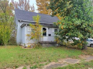 1301 E Poplar St, West Frankfort, IL 62896