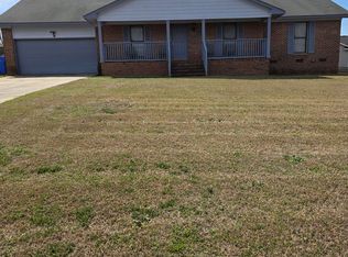 513 Roundtree Dr, Fayetteville, NC 28303