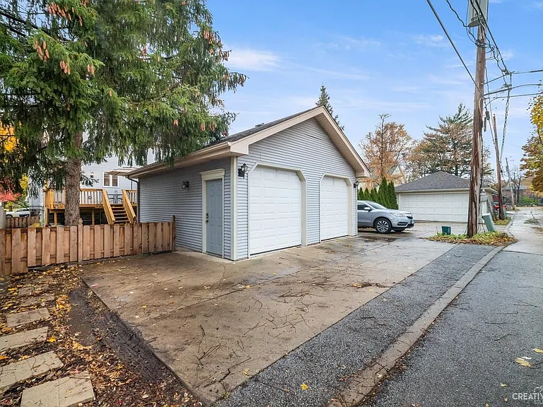 320 N Wright St — Photo 25