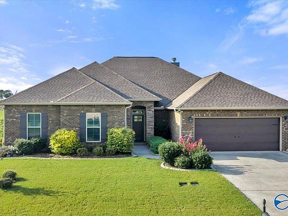 2nd image of 16979 Fieldway Cir