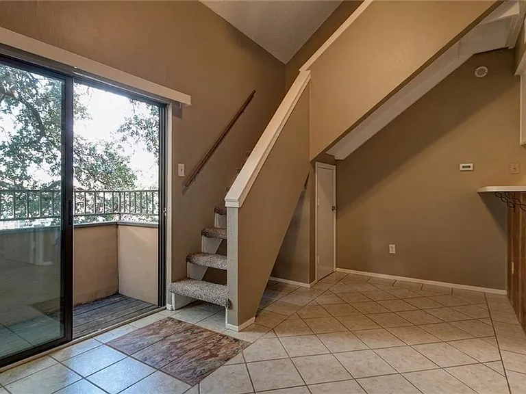 2714 Nueces St #203 — Photo 4