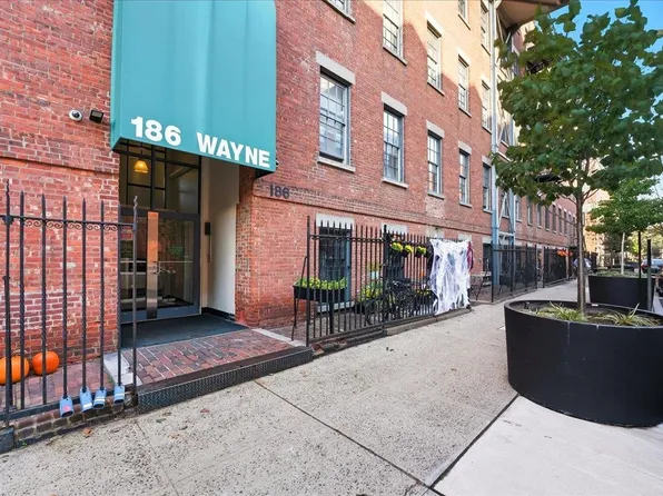 186 Wayne Street image 24 of 35