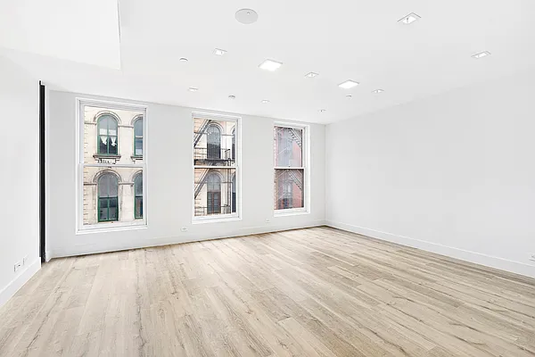 Rented by Dusk Group Inc | media 40