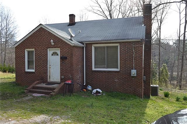 1st image of 1039 5th St SE